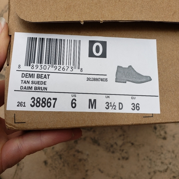 Clarks Womens Demi Beat Tan Suede Pull On Ankle Chelsea Boots Shoes NWT - Picture 10 of 10